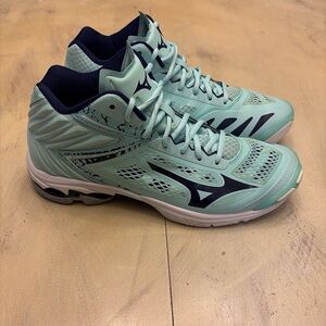 Mizuno Women's Mint Green and Navy Athletic Shoes